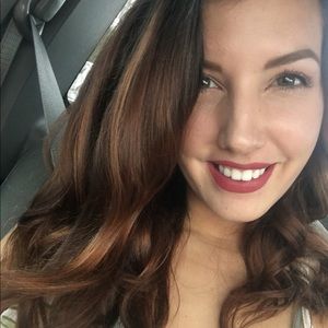 Meet your Posher, Eva